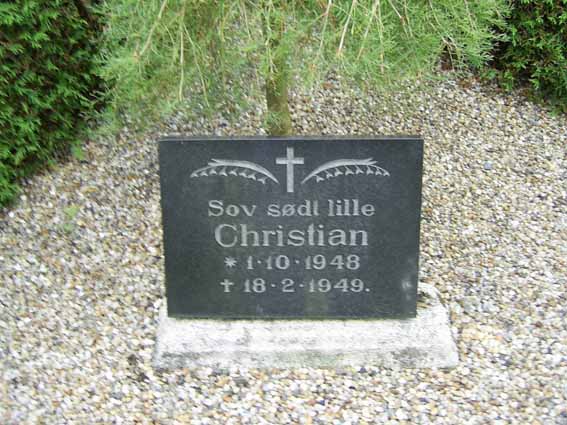 Billede af gravsten på Borris Kirkegård