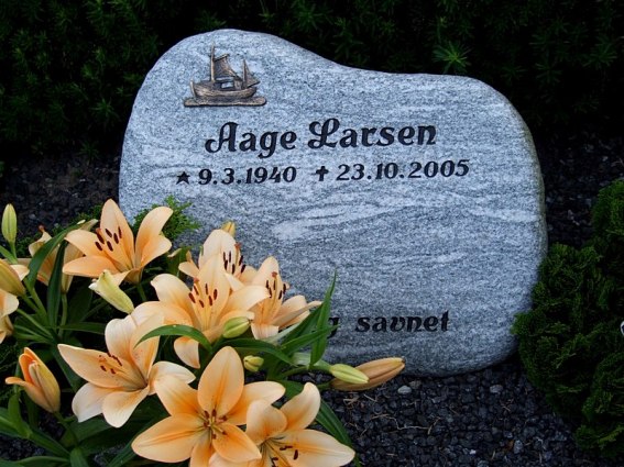 Billede af gravsten på Elling Kirkegård