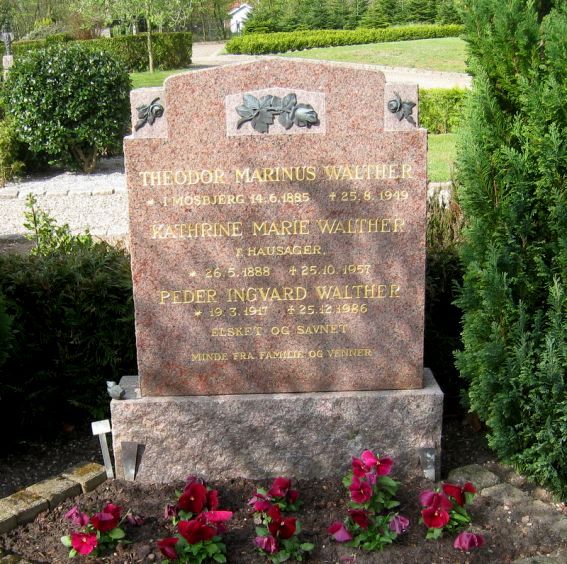 Billede af gravsten på Kvissel Kirkegård